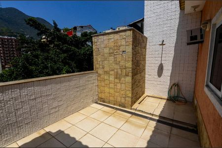 Apartamento à venda com 158m², 3 quartos e 1 vaga Apartamento à venda com 158m², 3 quartos e 1 vagaTerraço