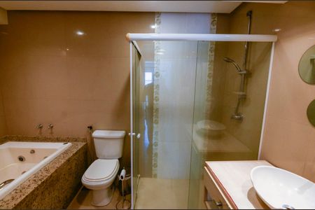 Apartamento à venda com 158m², 3 quartos e 1 vaga Apartamento à venda com 158m², 3 quartos e 1 vagaBanheiro da suíte