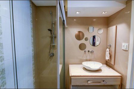 Apartamento à venda com 158m², 3 quartos e 1 vaga Apartamento à venda com 158m², 3 quartos e 1 vagaBanheiro da suíte