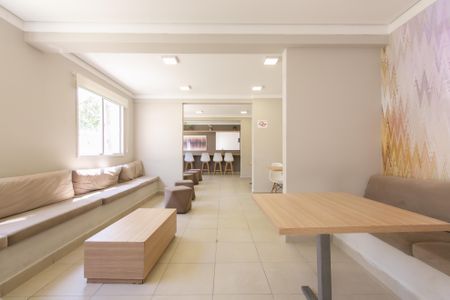 Apartamento para alugar com 32m², 2 quartos e sem vaga Apartamento para alugar com 32m², 2 quartos e sem vagaÁrea comum - Salão de Festas