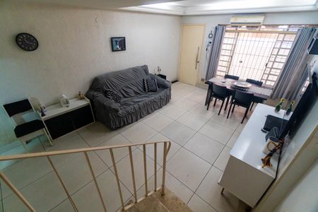 Casa à venda com 103m², 2 quartos e 1 vagaSala