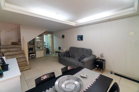 Casa à venda com 103m², 2 quartos e 1 vagaSala
