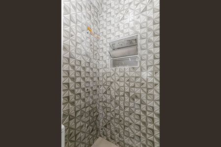 Banheiro de casa para alugar com 1 quarto, 20m² em Jardim Seckler, São Paulo