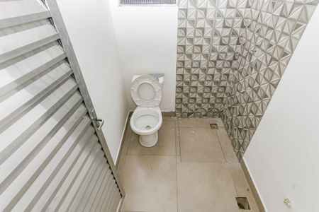 Banheiro de casa para alugar com 1 quarto, 25m² em Jardim Seckler, São Paulo