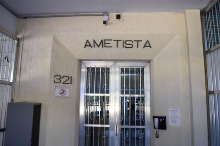 Apartamento à venda com 73m², 2 quartos e 1 vagaFachada