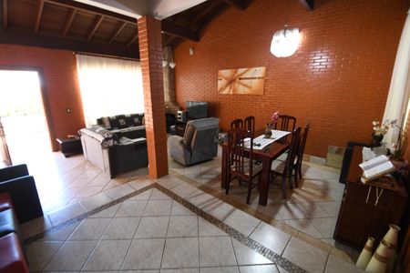 Casa de condomínio para alugar com 476m², 4 quartos e 2 vagasSala