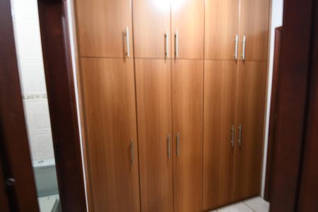 Casa de condomínio para alugar com 476m², 4 quartos e 2 vagasQuarto 2 - Suíte