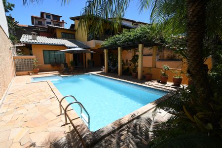 Casa de condomínio para alugar com 476m², 4 quartos e 2 vagasPiscina