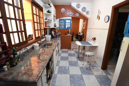 Casa de condomínio para alugar com 476m², 4 quartos e 2 vagasCozinha