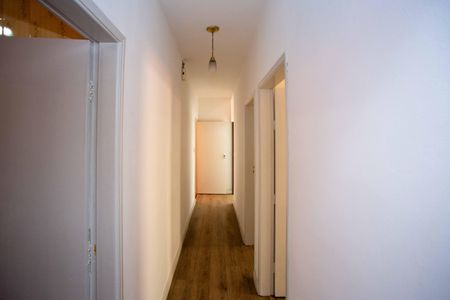 Casa para alugar com 199m², 3 quartos e 4 vagasCorredor