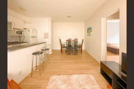 Sala  de apartamento para alugar com 2 quartos, 63m² em Itacorubi, Florianópolis
