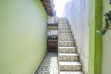 Casa à venda com 146m², 4 quartos e 2 vagasEscada para terraço 