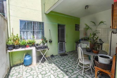 Casa à venda com 146m², 4 quartos e 2 vagasÁrea de serviço 