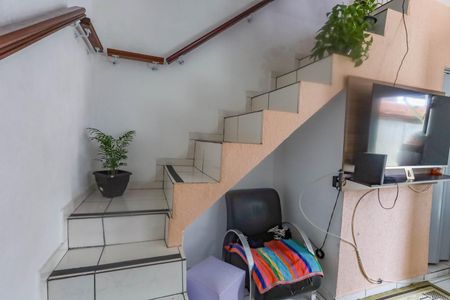 Casa à venda com 146m², 4 quartos e 2 vagasCasa 2 - escada 