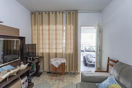 Casa à venda com 146m², 4 quartos e 2 vagasCasa 1 - sala 