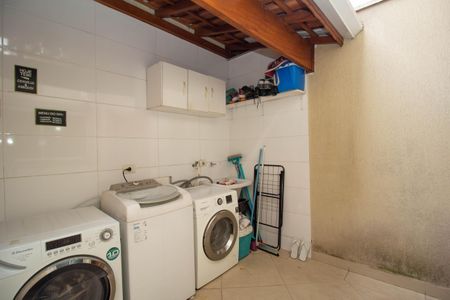 Casa à venda com 150m², 3 quartos e 4 vagas Casa à venda com 150m², 3 quartos e 4 vagasÁrea de Serviço