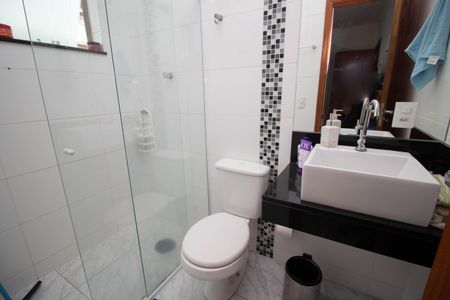 Casa à venda com 150m², 3 quartos e 4 vagas Casa à venda com 150m², 3 quartos e 4 vagasBanheiro da Suíte 2