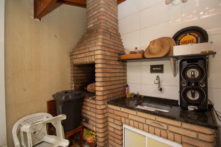 Casa à venda com 150m², 3 quartos e 4 vagas Casa à venda com 150m², 3 quartos e 4 vagasChurrasqueira