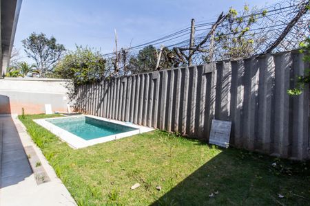 Casa de condomínio à venda com 400m², 4 quartos e 6 vagasPiscina