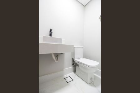 Casa de condomínio à venda com 400m², 4 quartos e 6 vagasLavabo