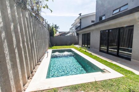 Casa de condomínio à venda com 400m², 4 quartos e 6 vagasPiscina