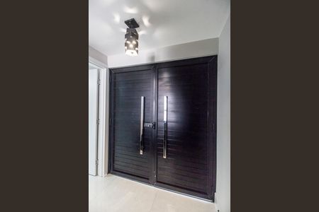 Casa de condomínio à venda com 400m², 4 quartos e 6 vagasEntrada