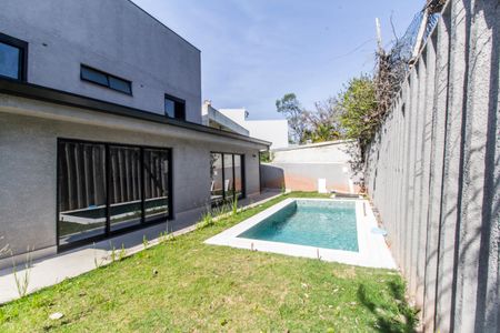 Casa de condomínio à venda com 400m², 4 quartos e 6 vagasPiscina