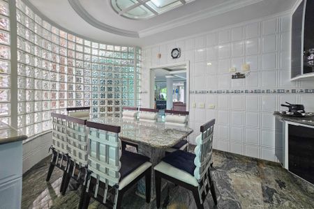 Casa de condomínio para alugar com 480m², 4 quartos e 6 vagas Casa de condomínio para alugar com 480m², 4 quartos e 6 vagasCopa