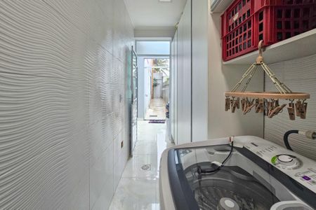 Casa de condomínio para alugar com 480m², 4 quartos e 6 vagas Casa de condomínio para alugar com 480m², 4 quartos e 6 vagasÁrea de Serviço