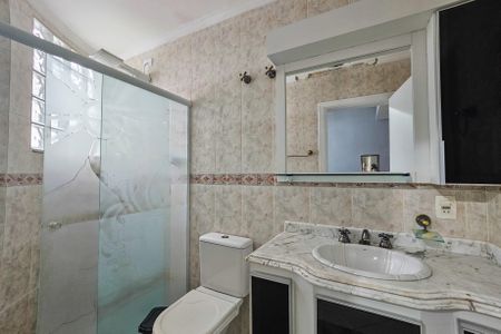 Casa de condomínio para alugar com 480m², 4 quartos e 6 vagas Casa de condomínio para alugar com 480m², 4 quartos e 6 vagasBanheiro da Suíte 3