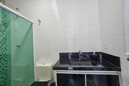 Casa de condomínio para alugar com 480m², 4 quartos e 6 vagas Casa de condomínio para alugar com 480m², 4 quartos e 6 vagasBanheiro do Espaço Gourmet