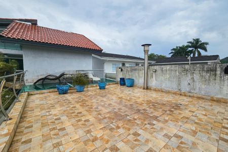 Casa de condomínio para alugar com 480m², 4 quartos e 6 vagas Casa de condomínio para alugar com 480m², 4 quartos e 6 vagasÁrea Externa