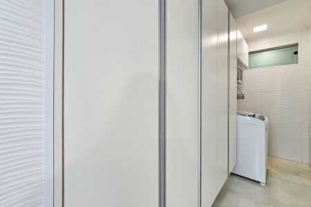 Casa de condomínio para alugar com 480m², 4 quartos e 6 vagas Casa de condomínio para alugar com 480m², 4 quartos e 6 vagasÁrea de Serviço