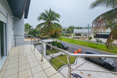 Casa de condomínio para alugar com 480m², 4 quartos e 6 vagas Casa de condomínio para alugar com 480m², 4 quartos e 6 vagasVaranda da Suíte 1