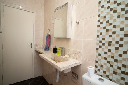 Casa à venda com 539m², 4 quartos e 4 vagasBanheiro 2