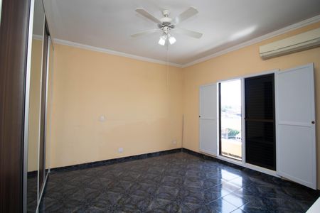 Casa à venda com 539m², 4 quartos e 4 vagasQuarto 4 - suíte