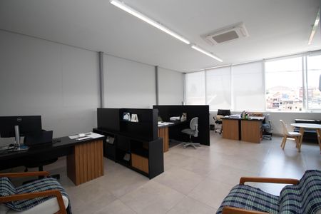 Casa à venda com 539m², 4 quartos e 4 vagasEscritório