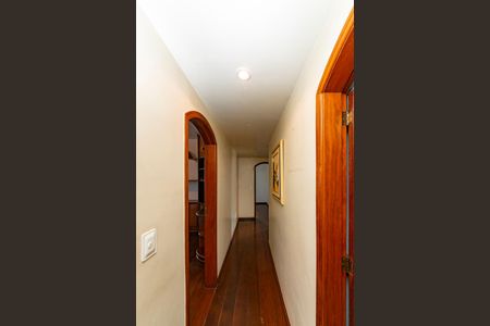 Apartamento à venda com 160m², 4 quartos e 3 vagas Apartamento à venda com 160m², 4 quartos e 3 vagasCorredor