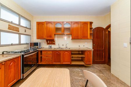 Apartamento à venda com 160m², 4 quartos e 3 vagas