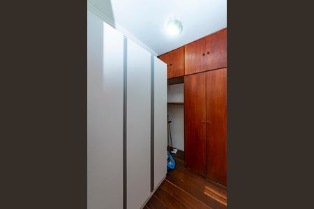 Apartamento à venda com 160m², 4 quartos e 3 vagas Apartamento à venda com 160m², 4 quartos e 3 vagasQuarto de Serviço