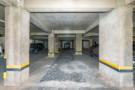Apartamento à venda com 160m², 4 quartos e 3 vagas Apartamento à venda com 160m², 4 quartos e 3 vagasGaragem