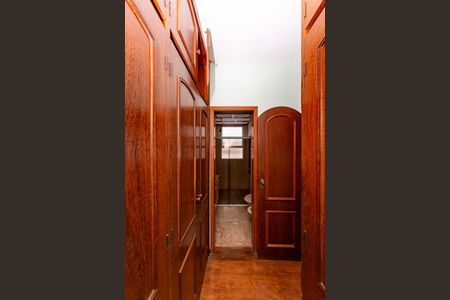 Apartamento à venda com 160m², 4 quartos e 3 vagas Apartamento à venda com 160m², 4 quartos e 3 vagasCloset da suíte