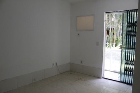 Sala de apartamento à venda com 2 quartos, 60m² em Jacarepaguá, Rio de Janeiro