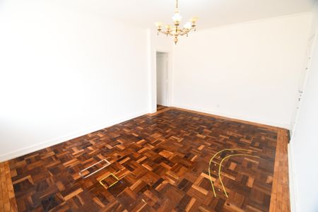 Apartamento à venda com 120m², 3 quartos e 2 vagasSala