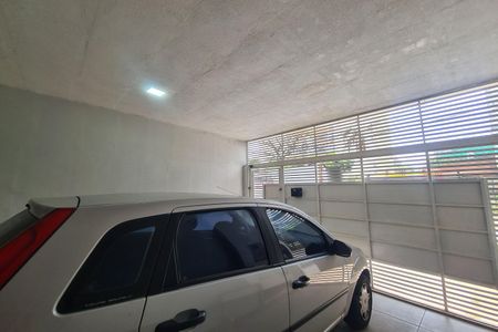 Casa à venda com 130m², 3 quartos e 2 vagas