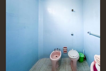 Casa à venda com 300m², 3 quartos e 2 vagas Casa à venda com 300m², 3 quartos e 2 vagasBanheiro - torneira