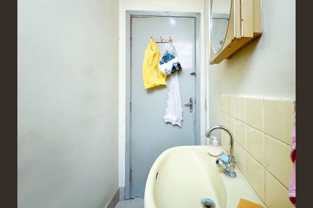 Casa à venda com 300m², 3 quartos e 2 vagas Casa à venda com 300m², 3 quartos e 2 vagasLavabo