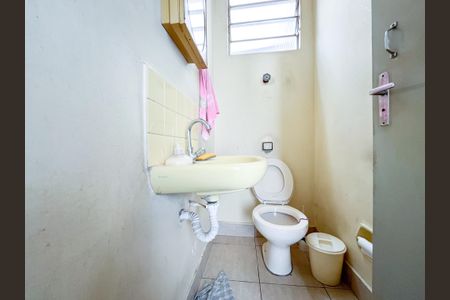 Casa à venda com 300m², 3 quartos e 2 vagas Casa à venda com 300m², 3 quartos e 2 vagasLavabo