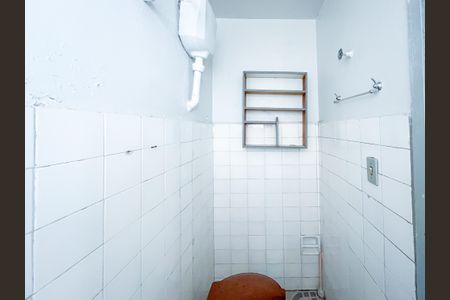 Casa à venda com 300m², 3 quartos e 2 vagas Casa à venda com 300m², 3 quartos e 2 vagasBanheiro de serviço