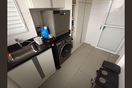 Apartamento à venda com 97m², 3 quartos e 2 vagas Apartamento à venda com 97m², 3 quartos e 2 vagasÁrea de Serviço